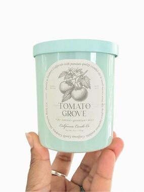 Leoben Company Tomato Grove Scented Candle - Mint Jar